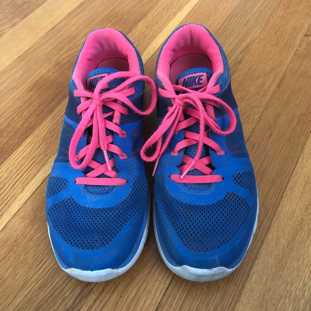 Nike shoes!!